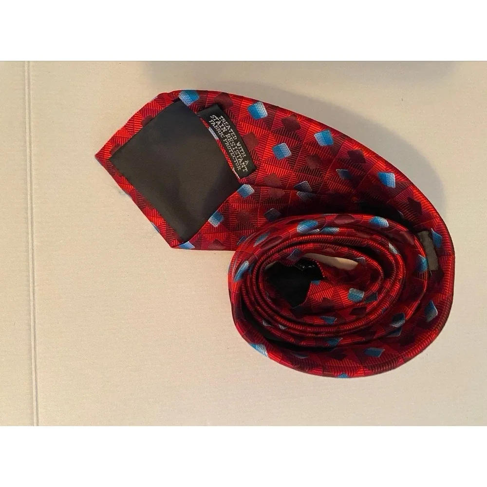 Crazy Horse Red Geometric Diamond Silk Tie A Claiborne Company‎ Mens Necktie